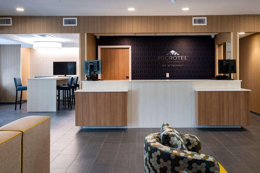 Microtel Inn & Suites By Wyndham Amsterdam Ny מראה פנימי תמונה