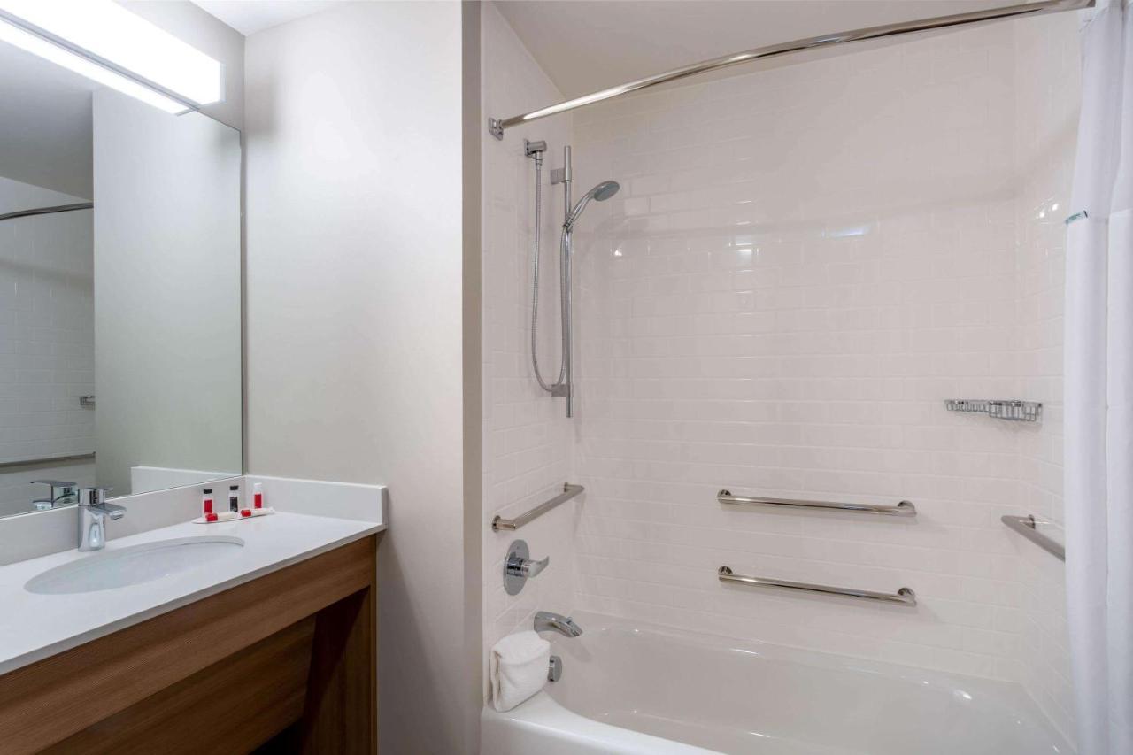Microtel Inn & Suites By Wyndham Amsterdam Ny מראה חיצוני תמונה