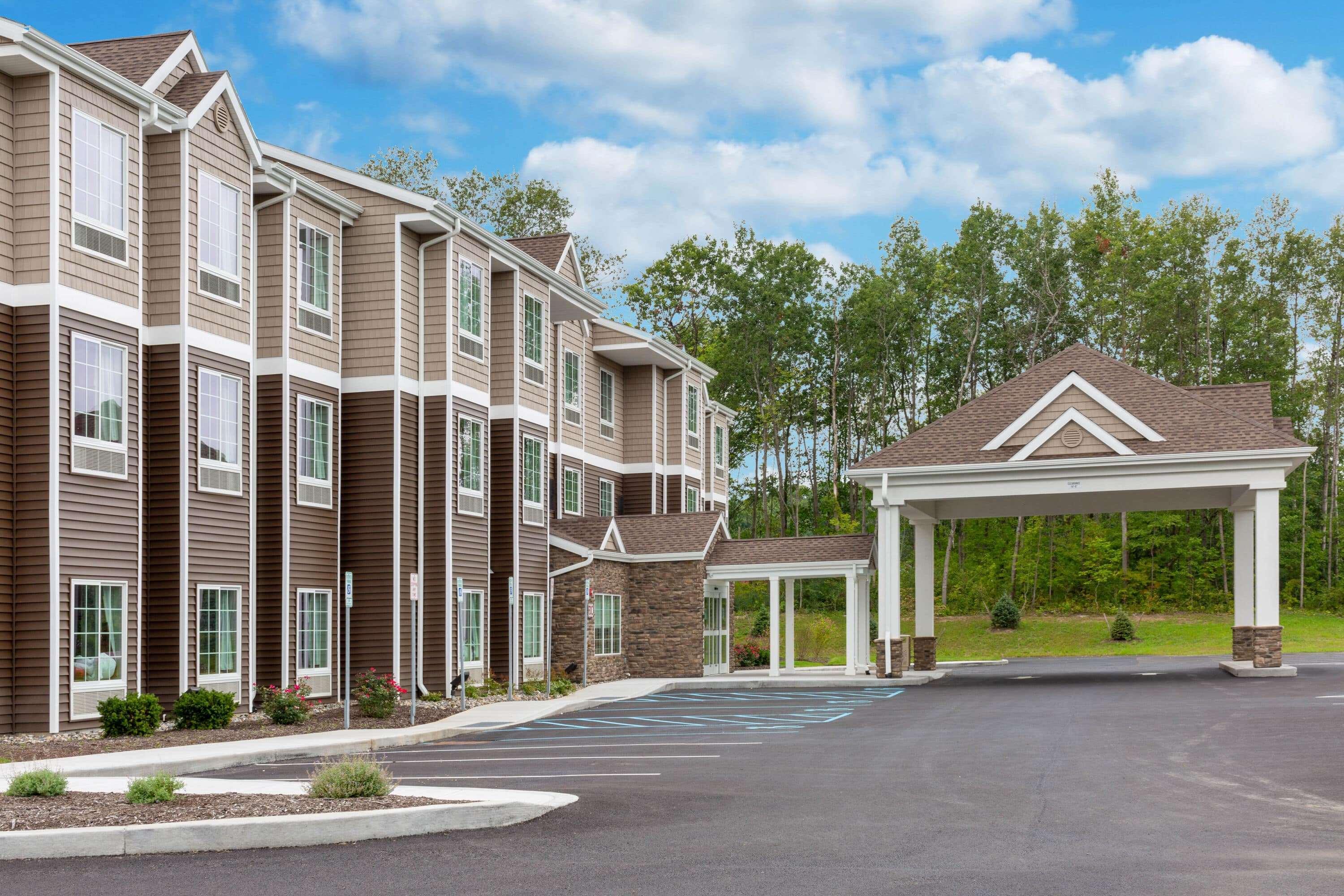 Microtel Inn & Suites By Wyndham Amsterdam Ny מראה חיצוני תמונה