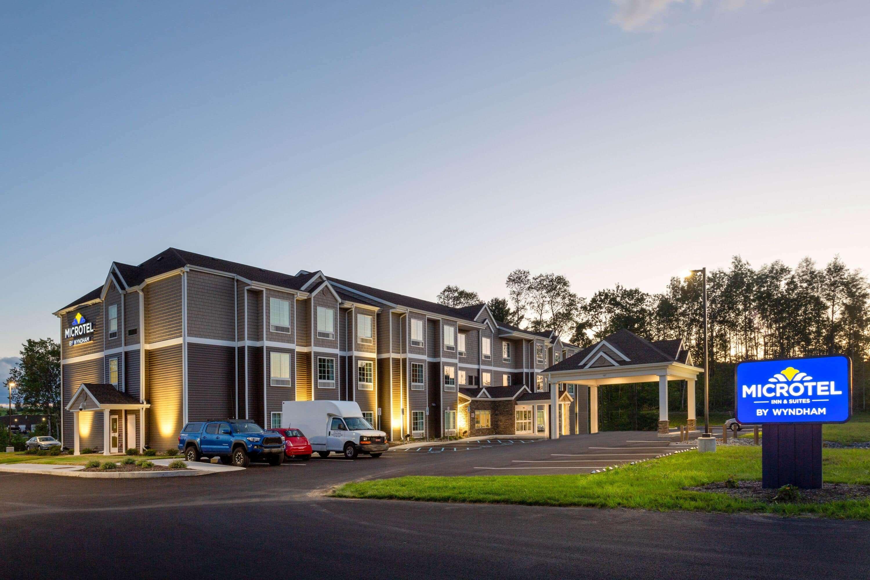 Microtel Inn & Suites By Wyndham Amsterdam Ny מראה חיצוני תמונה