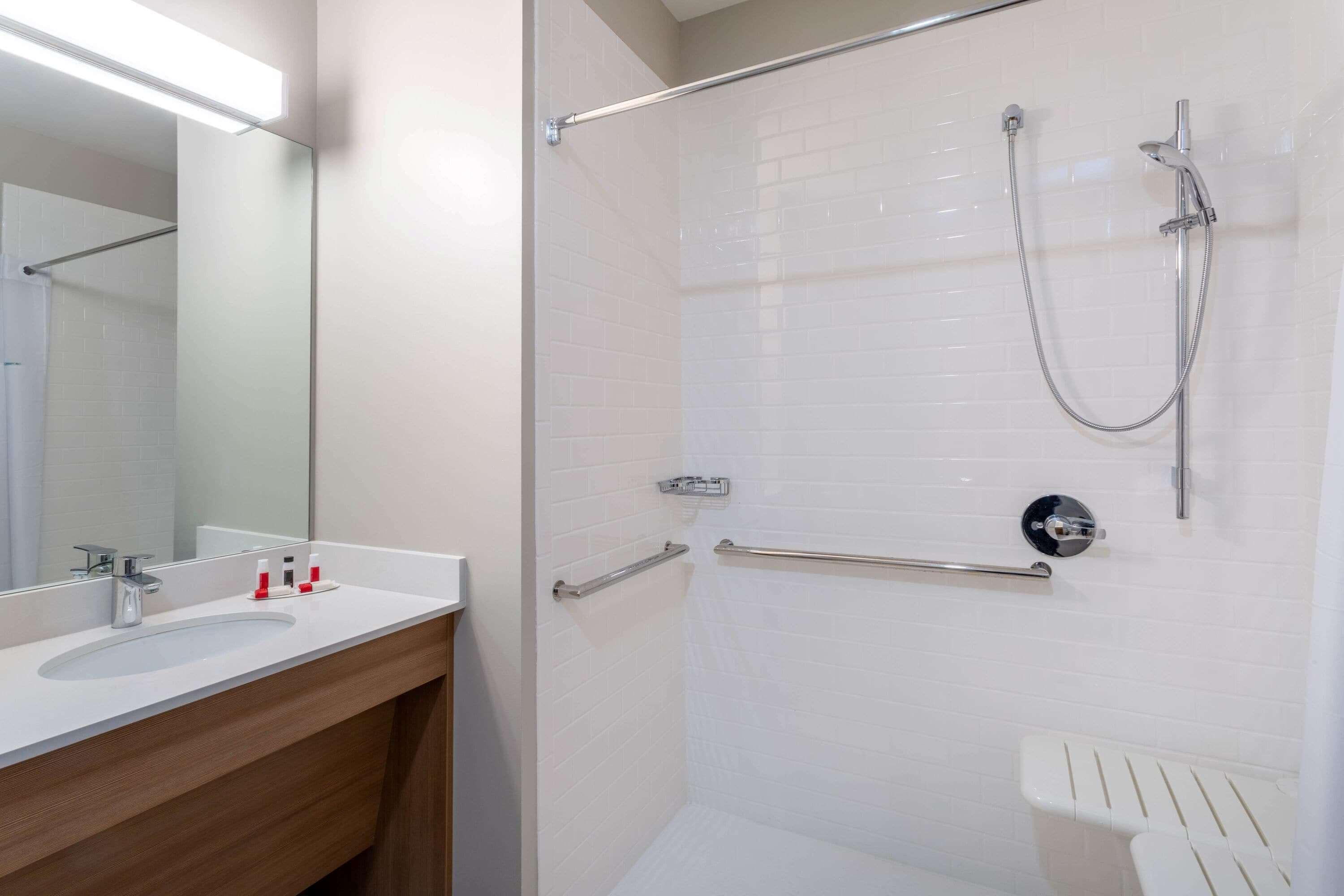 Microtel Inn & Suites By Wyndham Amsterdam Ny מראה חיצוני תמונה